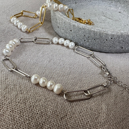 Freshwater Pearl Paperlink chain Bracelet in Sterling Silver finish.