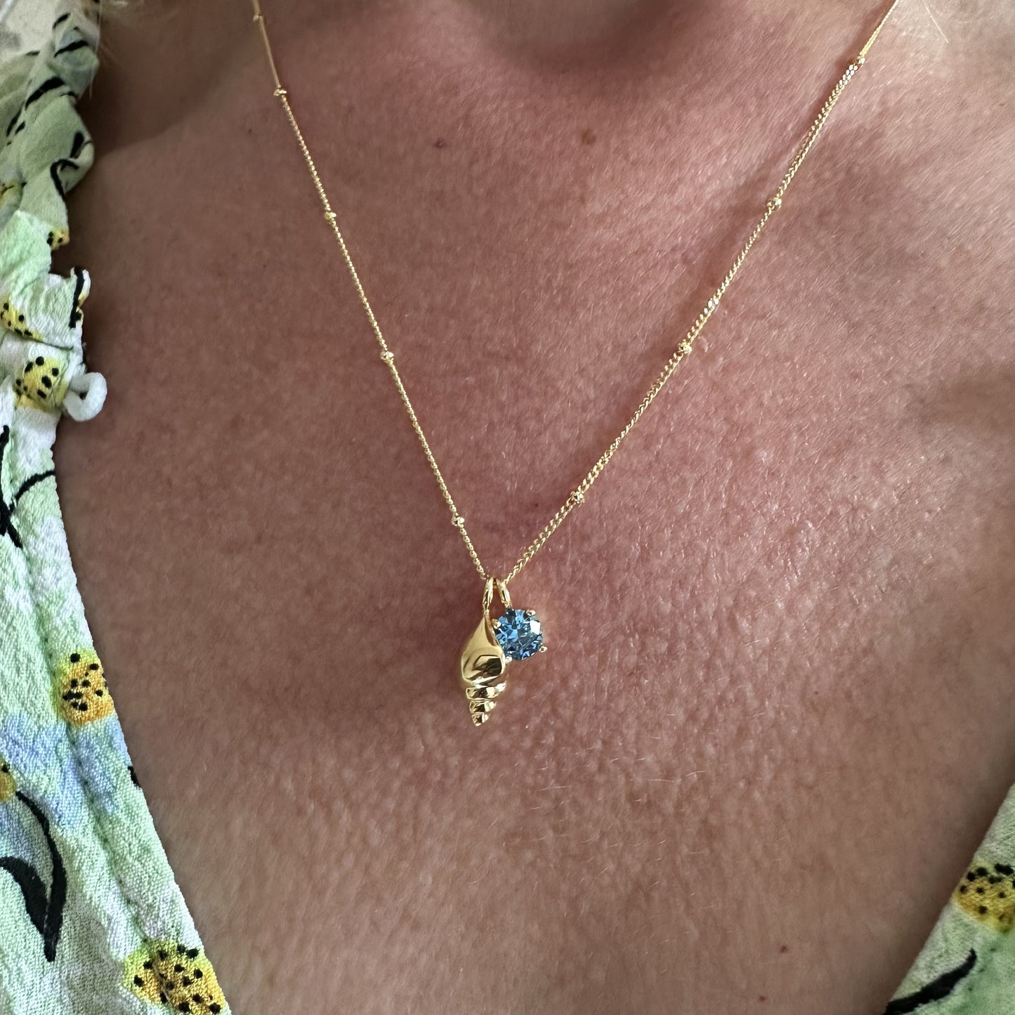 Shell Pendant Necklace