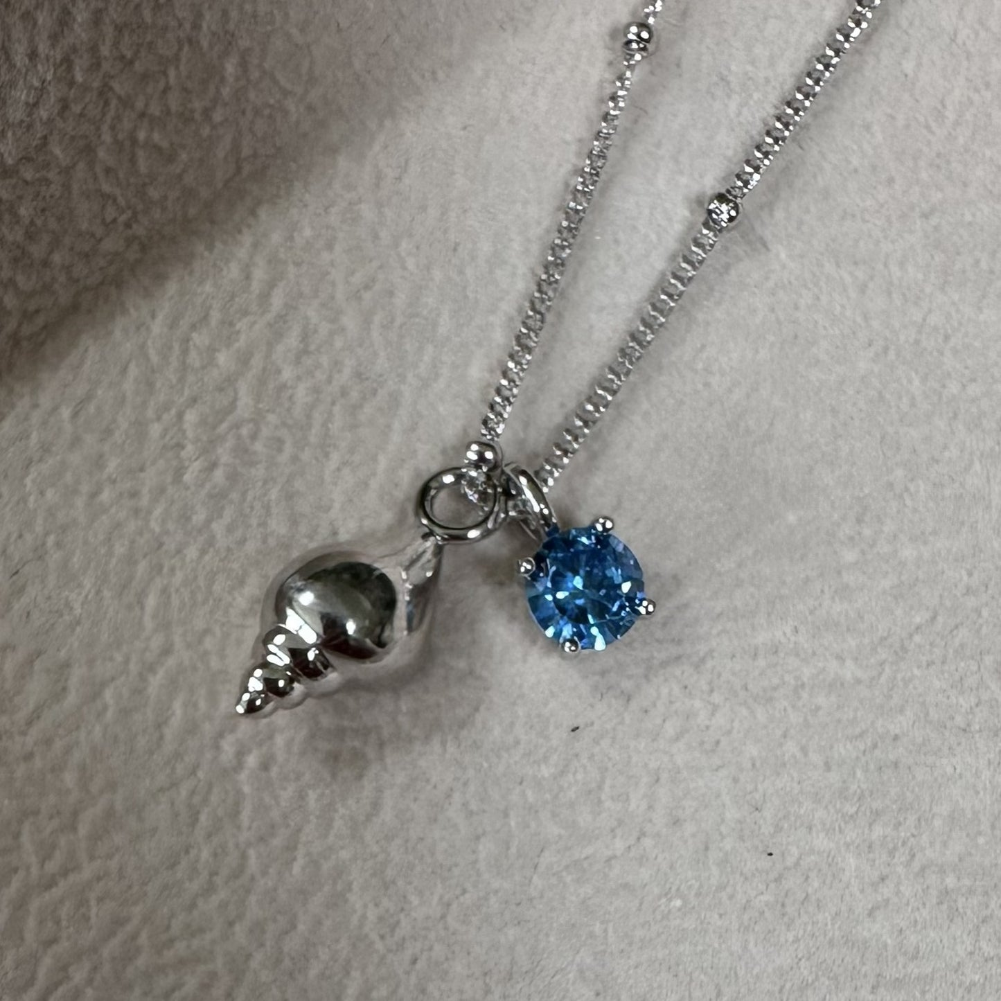 Shell Pendant Necklace
