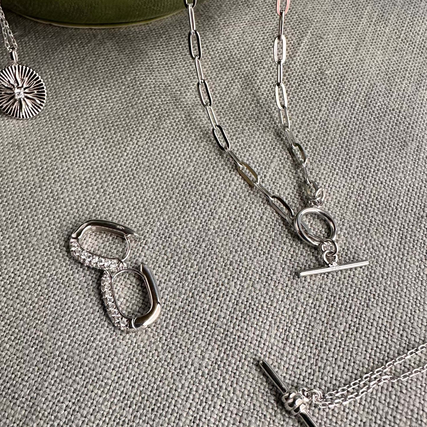 T-Bar Toggle Paperclip chain necklace