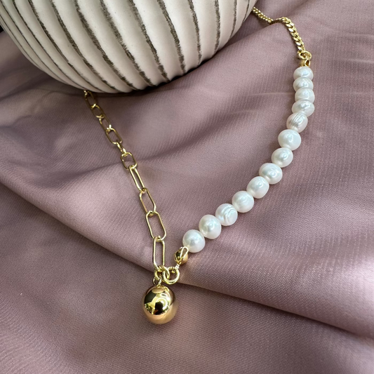 Statement Freshwater Pearl Necklace